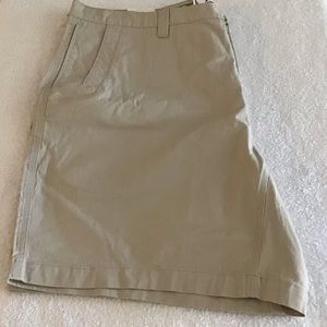 NWT Mountain Khakis M 42x8 All Mountain Shorts Relaxed Fit in Freestone